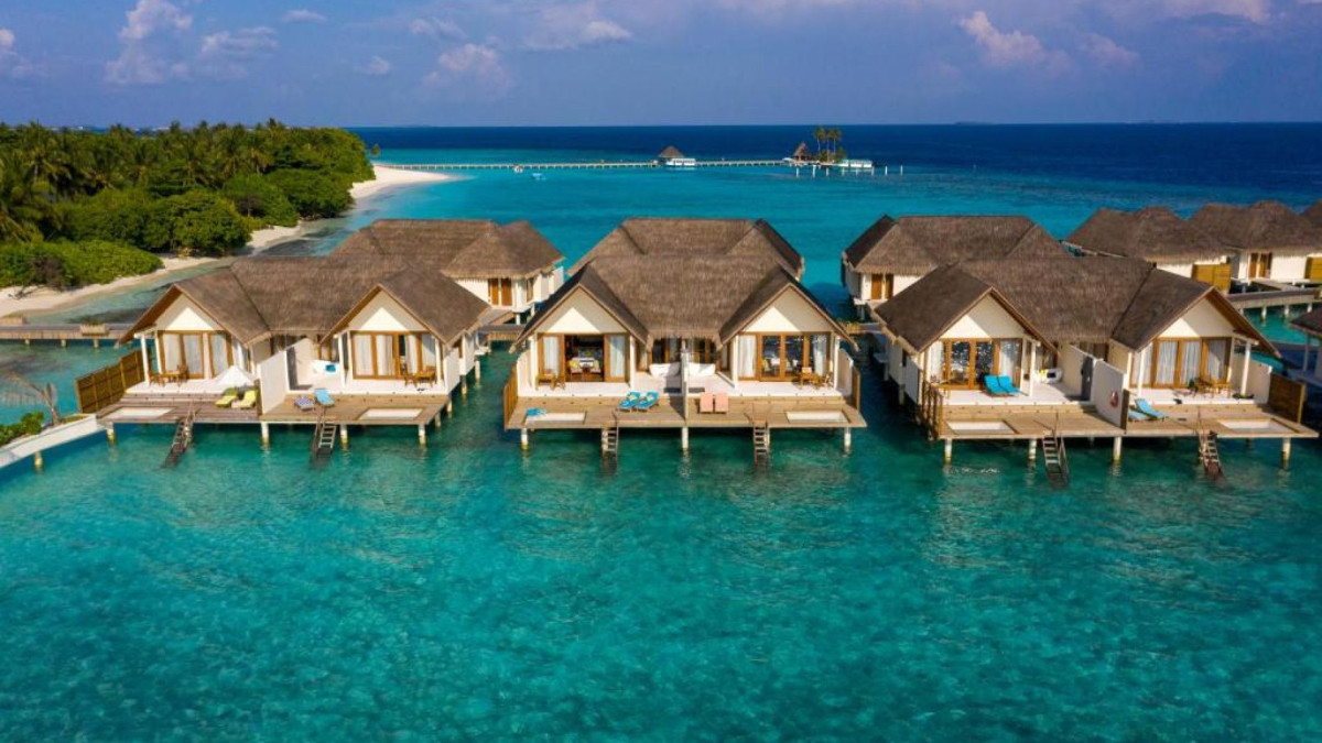 Furaveri Island Resort & Spa